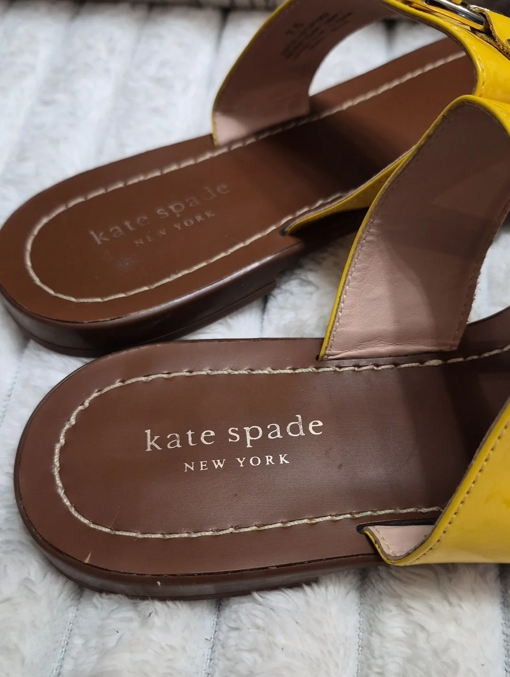 Kate Spade New York T-strap Women's Sz 7.5 M Sandals